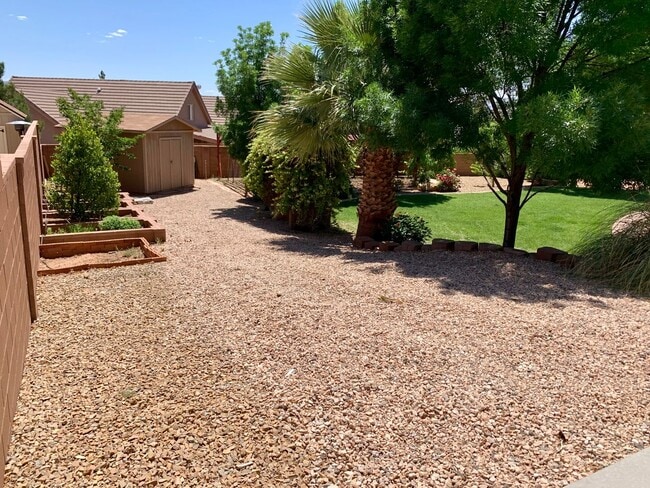 Building Photo - INCLUDES UTILITIES - Two Bedroom Basement Apartment