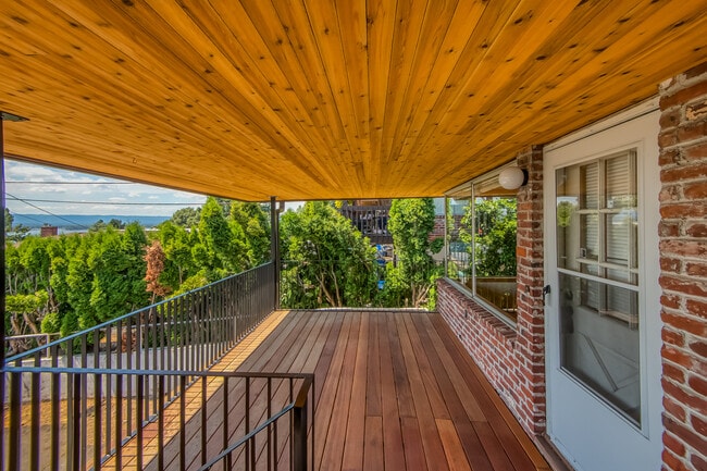 Building Photo - 6506 E Evergreen Blvd