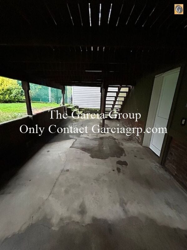 Building Photo - 620 SW Grant St.