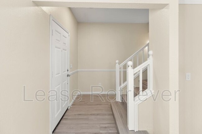 Building Photo - 825 Heritage Pl