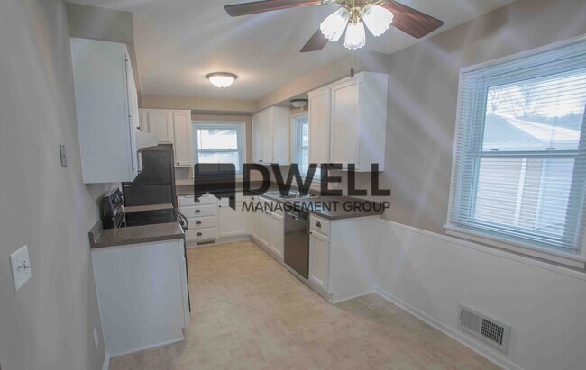 Building Photo - Single Family Home in SW Rochester with Fu...
