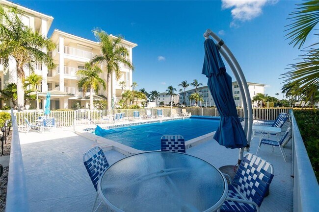 Building Photo - 130 Breakers Ct