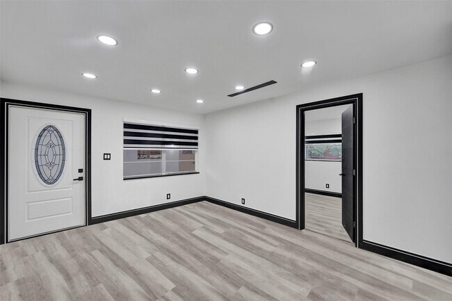 Building Photo - 5310 NW 16th St