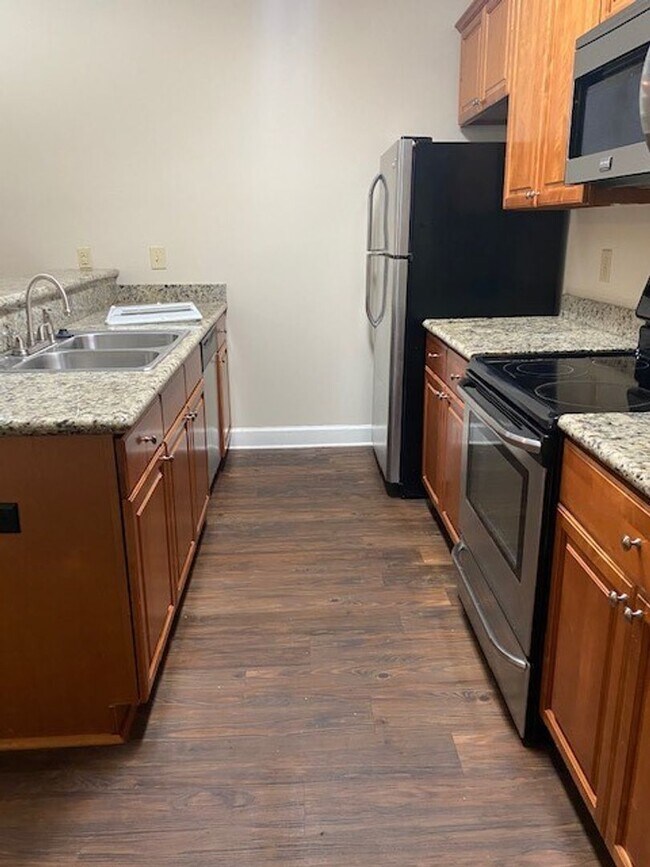Building Photo - 405 Meador Dr