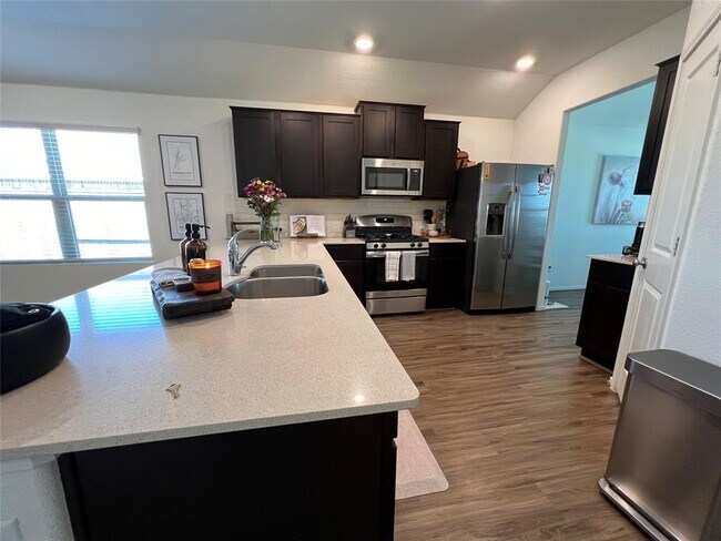 Building Photo - 1224 Matt Ln