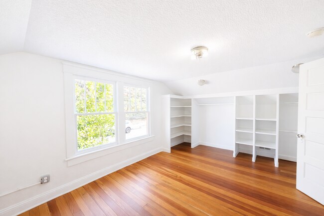 Building Photo - Downtown Asheville Rental w/ Detached Studio Apartment