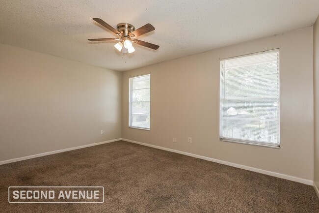 Building Photo - 3809 Pinedale St