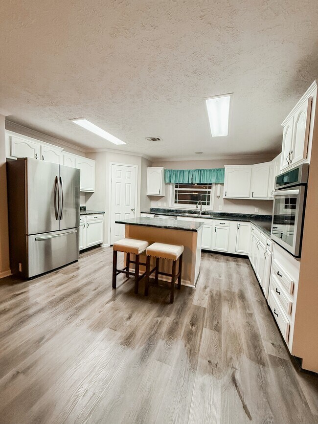 Building Photo - 106 Dolly Dr