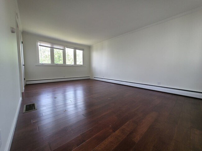 Building Photo - 3 Bed 1 Bath in Rochester PA