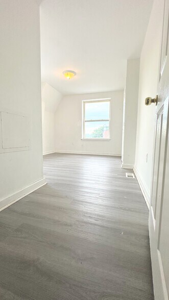 Building Photo - 200 Stanbridge St