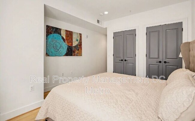 Building Photo - 811 Upshur St NW