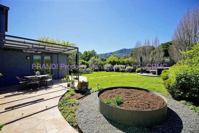 Building Photo - 34 Mohawk Ave