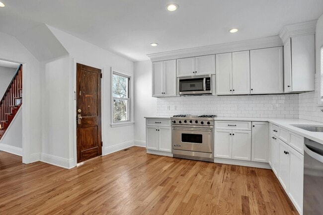 Building Photo - 31 Riggs Pl