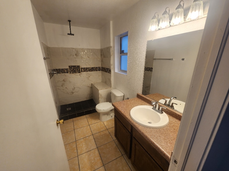 Building Photo - 437 Sunset Hills Dr