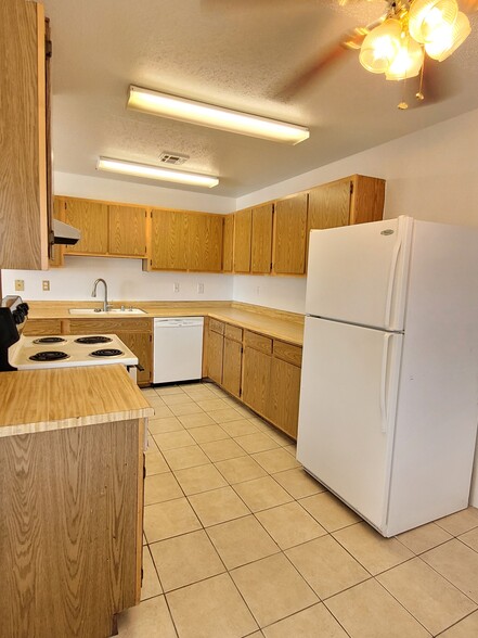 Primary Photo - 1928 Lirio Way