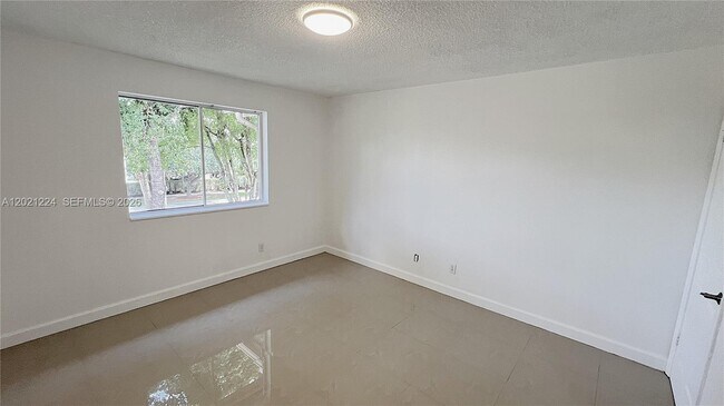 Building Photo - 15821 SW 104th Terrace