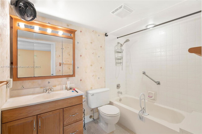 Building Photo - 2301 Lucaya Bend