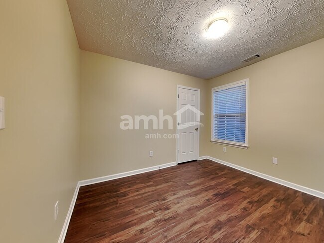 Building Photo - 5296 Under Way