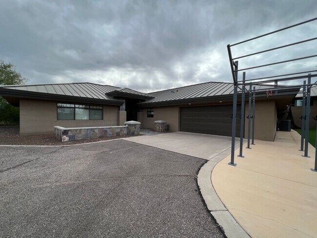 Building Photo - Brown Rd 3702 E