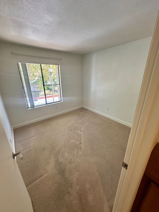 Building Photo - $4,095 4 Bed / 2.5 Bath House in Poway