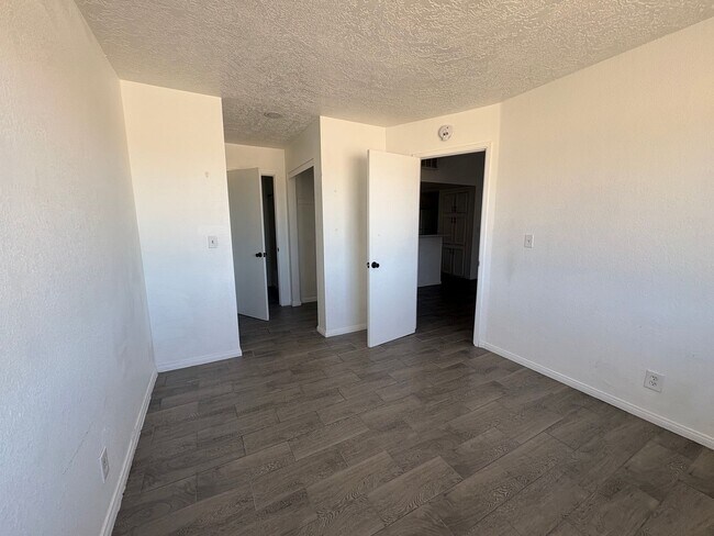 Building Photo - 74077 Cactus Dr