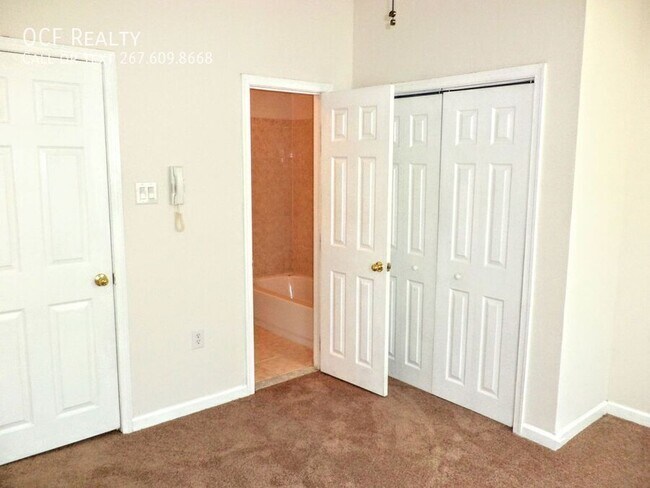 Building Photo - 2312 Moore St