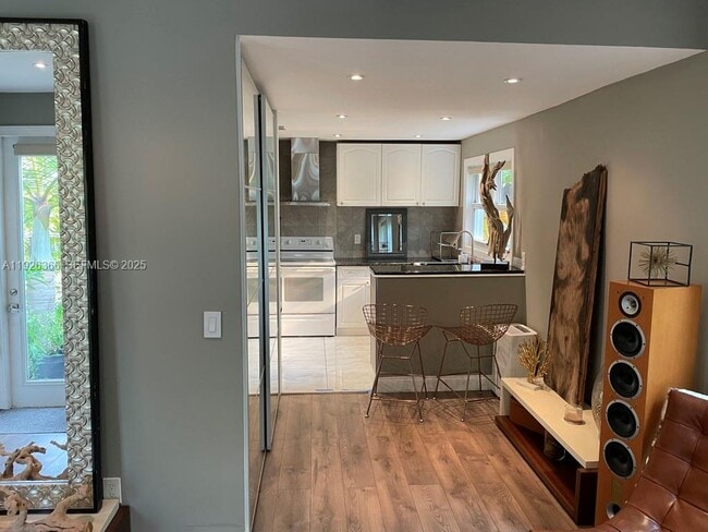 Building Photo - 2654 SW 25th Ter