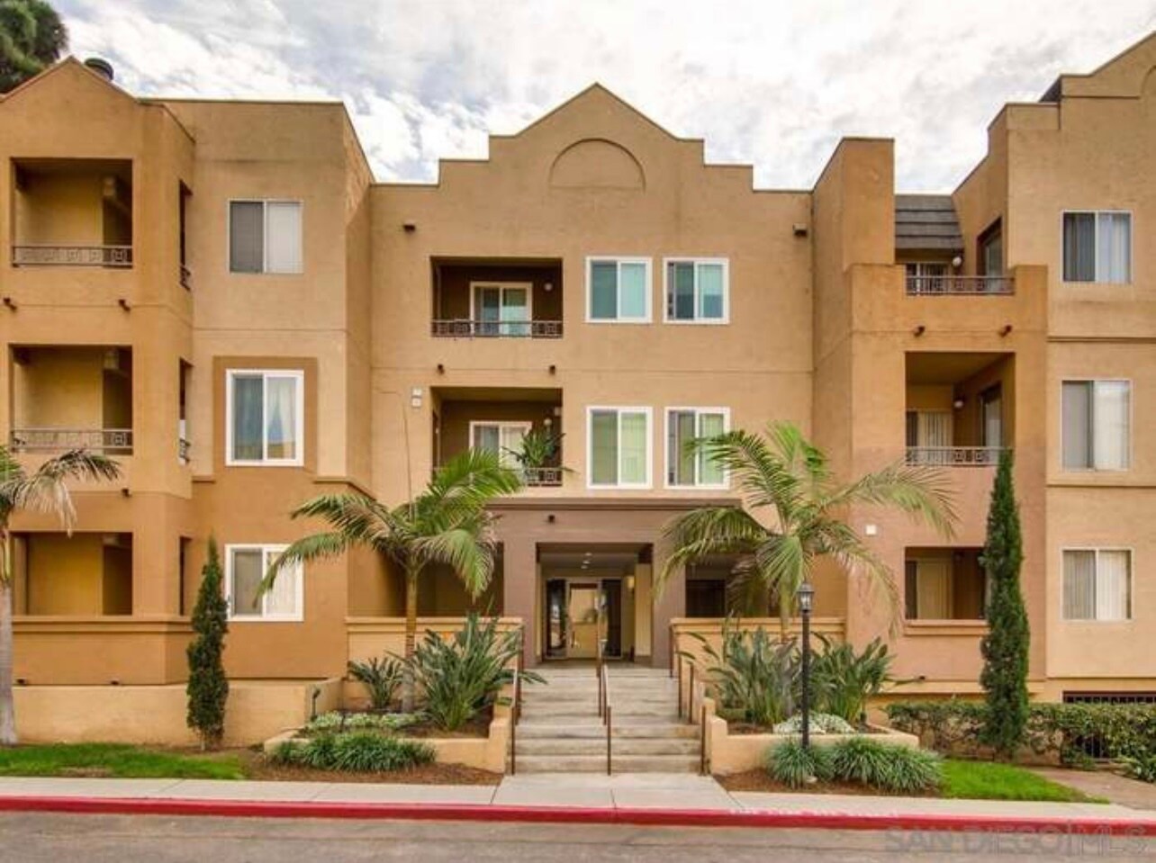 Building Photo - 3520 Lebon Dr