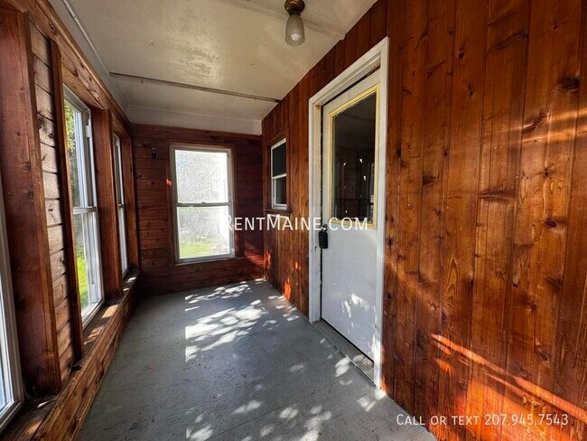 Building Photo - 5 Monument St