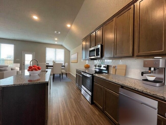 Building Photo - 7519 Broadmoor Cv