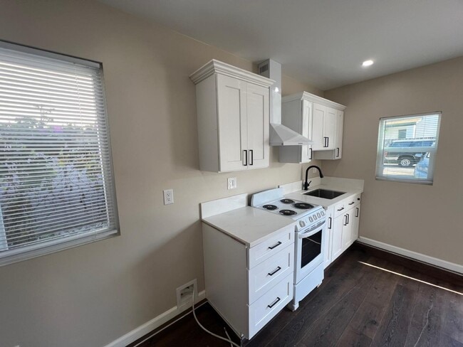 Building Photo - 3456 Madison St