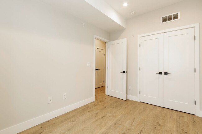 Building Photo - 2218 N Franklin St