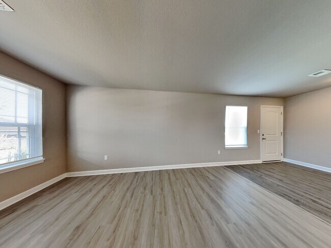 Building Photo - Charming 3-Bed, 2-Bath Home in Blue Springs