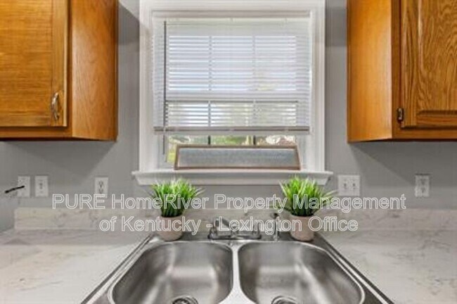 Building Photo - 1053 Merrick Dr