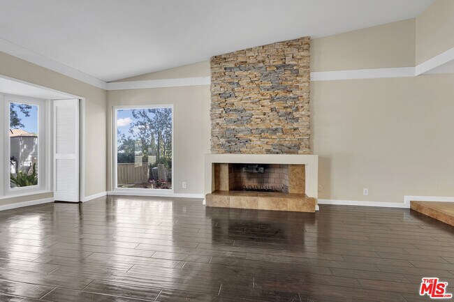 Building Photo - 26572 Academy Dr