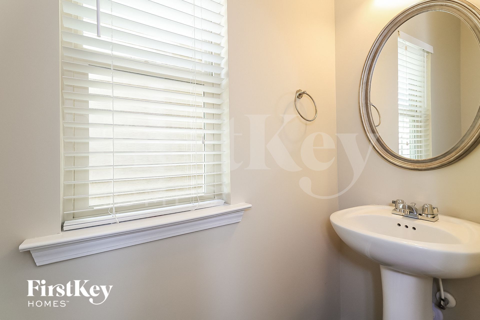 Building Photo - 703 Barberry Dr