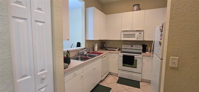 Building Photo - 8314 Lagos De Campo Blvd