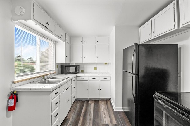 Primary Photo - Come check out this beautiful apartment cl...