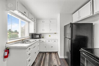 Building Photo - Come check out this beautiful apartment cl...