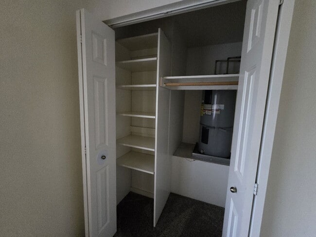 Building Photo - 1918 SE Douglas Ave