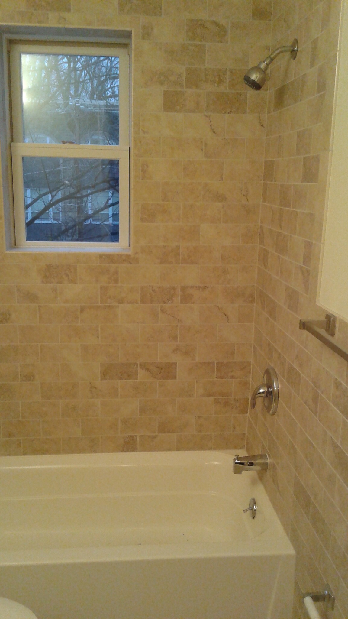 Tub/ shower - 1600 Church Rd