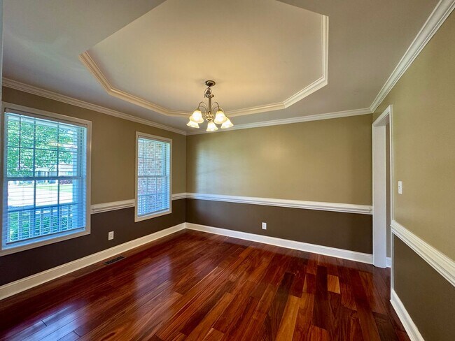 Building Photo - The Oaks at Westgate