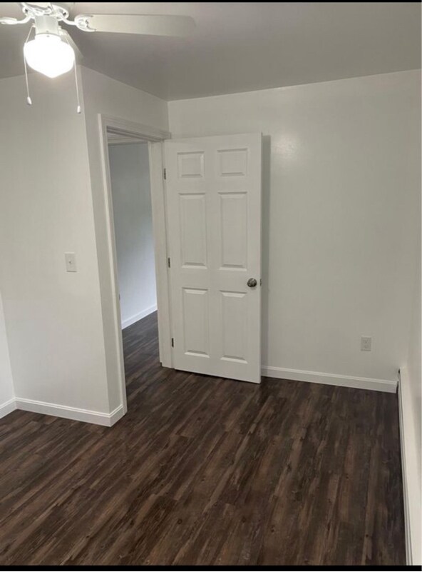 Building Photo - 111 Hall St