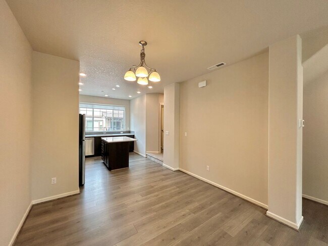 Building Photo - Stunning 2 Bed, 2.5 Bath Craftsman Townhome with Community Amenities!