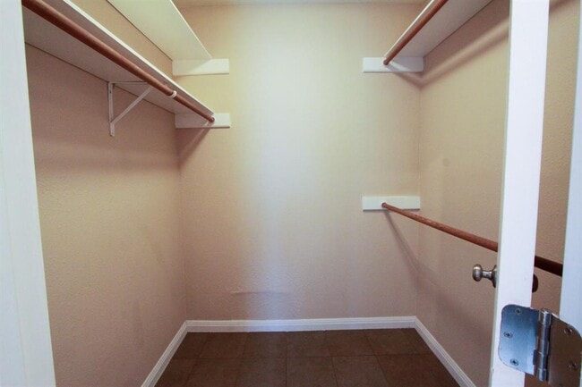 Building Photo - 10705 Doering Ln