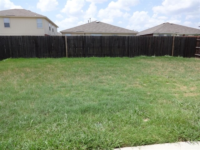 Building Photo - 211 Remington Run