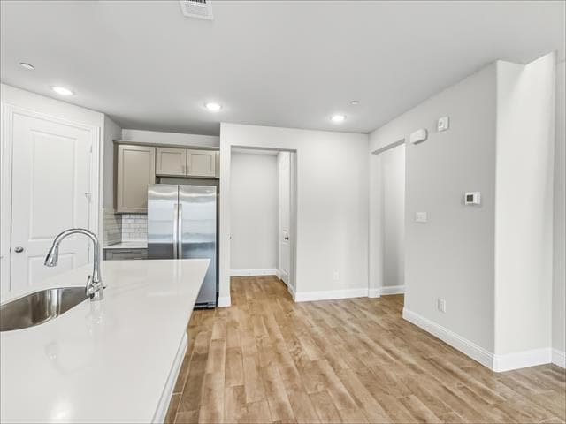 Building Photo - 213 Suma Dr