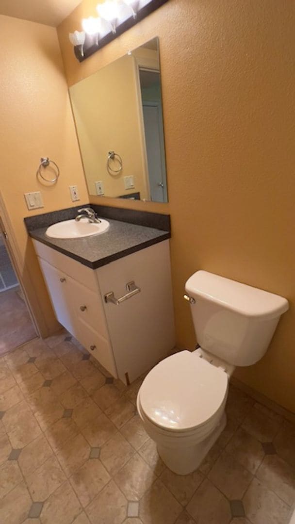 Building Photo - Beautiful 2 Bed 1 Bath MIL Unit near Cedar Grove, Issaquah