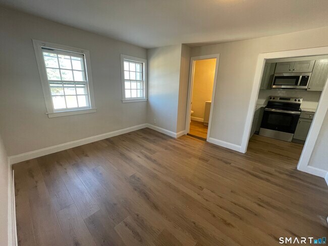 Building Photo - 33 Main St