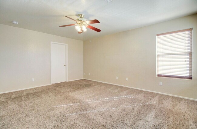 Building Photo - 17762 W Hearn Rd